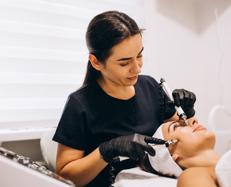 Skin treatment at Neoskyn
